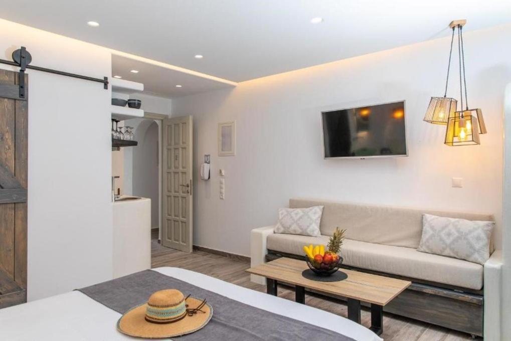 Blue Heart Luxury Suites Naxos City Экстерьер фото